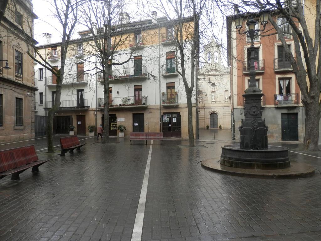 Plaza Catedral Hostel Pamplona Luaran gambar